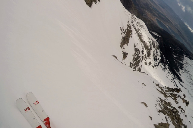Skiing the Hopeful Couloir on G3 FINDr skis